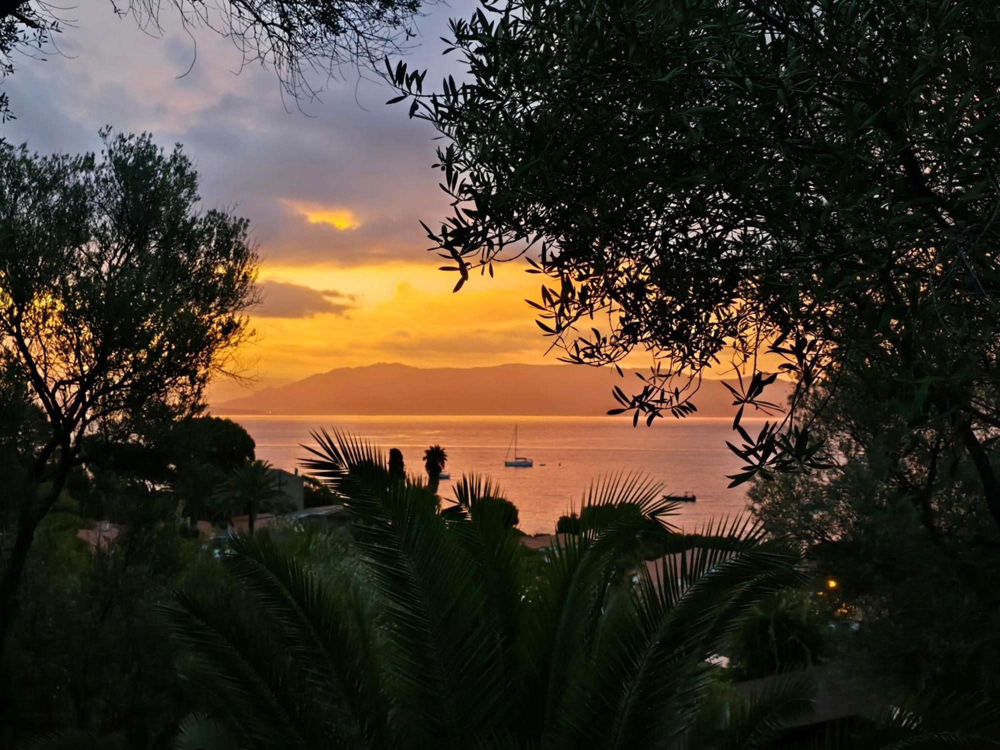 Mare E Monti Hotel Порто Поло Екстериор снимка